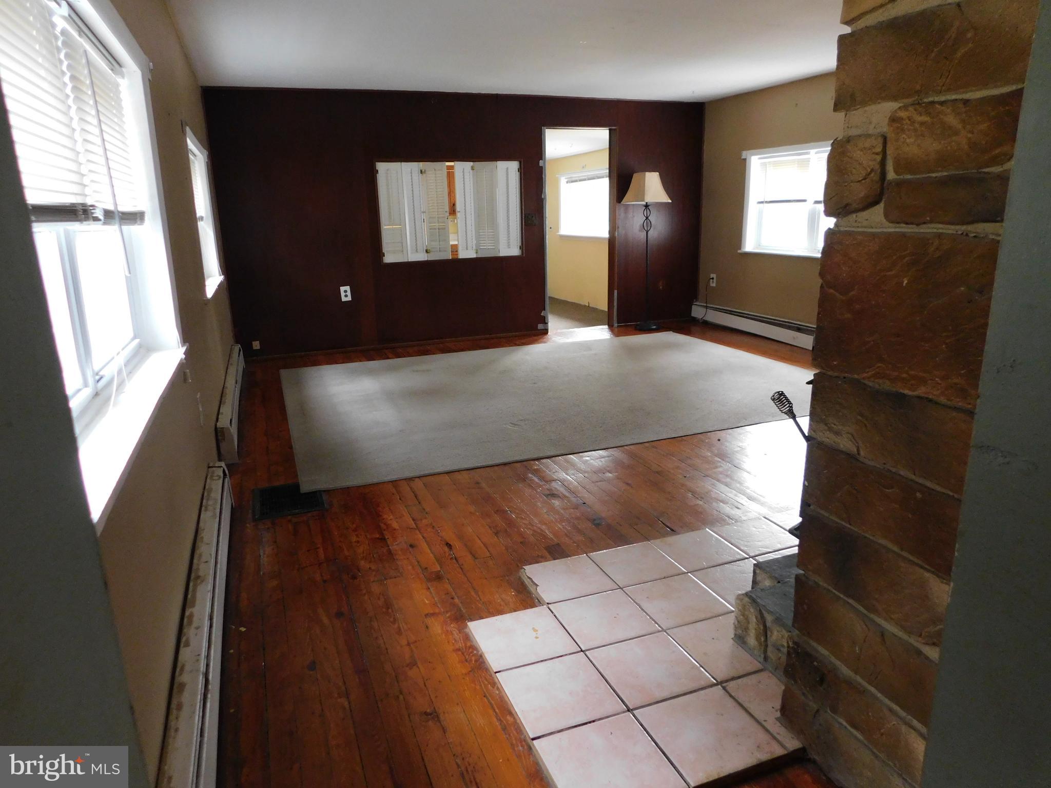 200 Old New Road Warrington, PA 18976 - Photo 11 of 54 Stove and Ceramic Floor