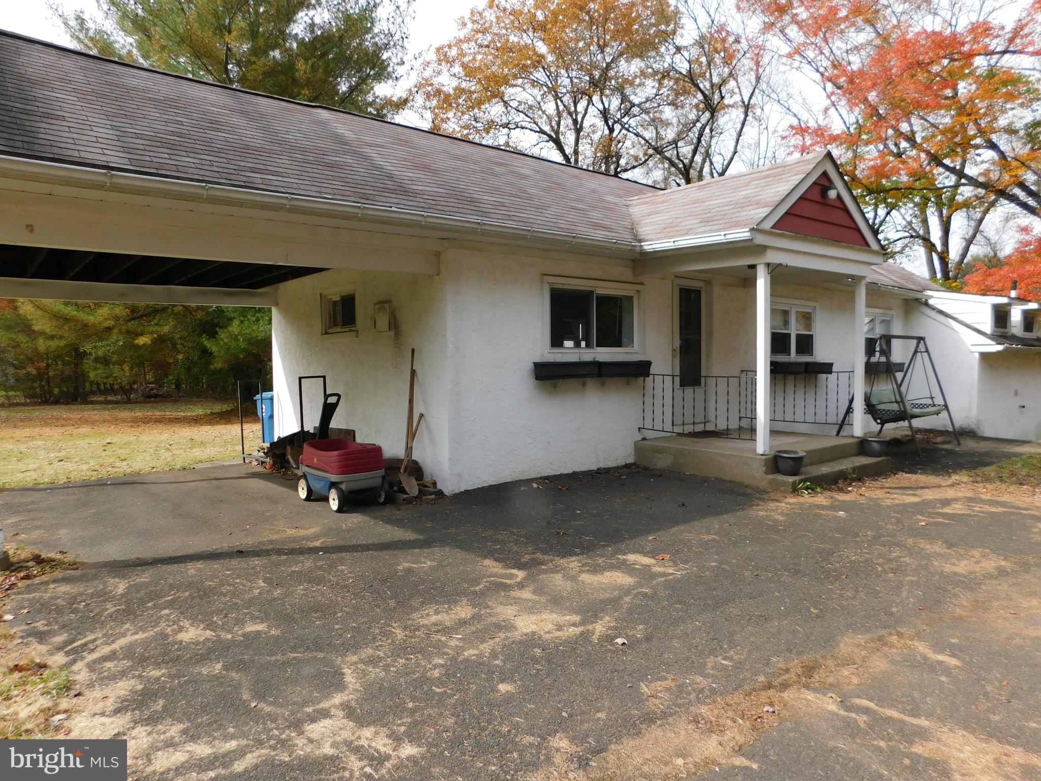200 Old New Road Warrington, PA 18976 - Photo 4 of 54 House and Carport