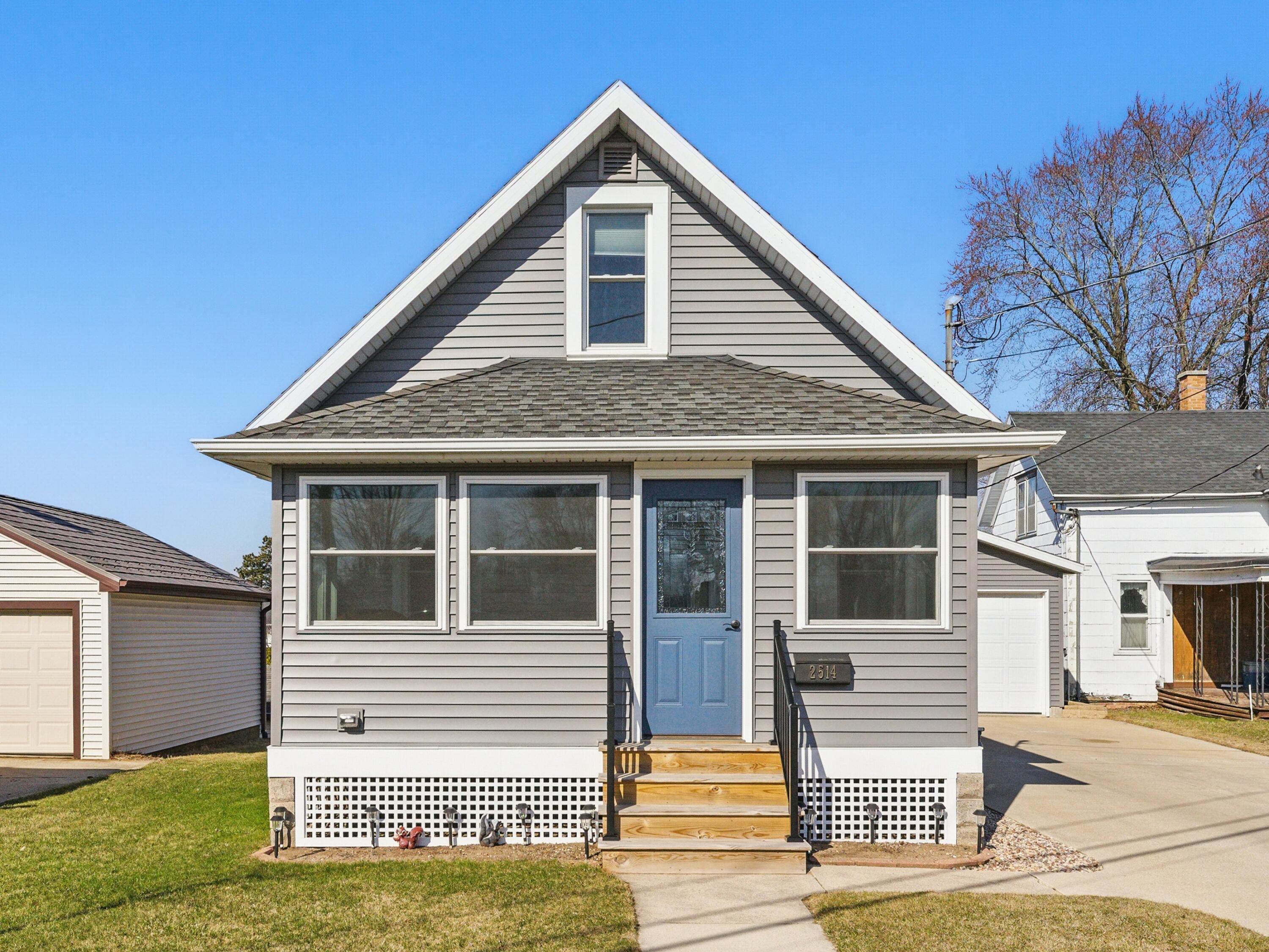 2514 Forest Avenue Two Rivers, WI 54241 - Photo 1 of 1 Photo_021 (1)