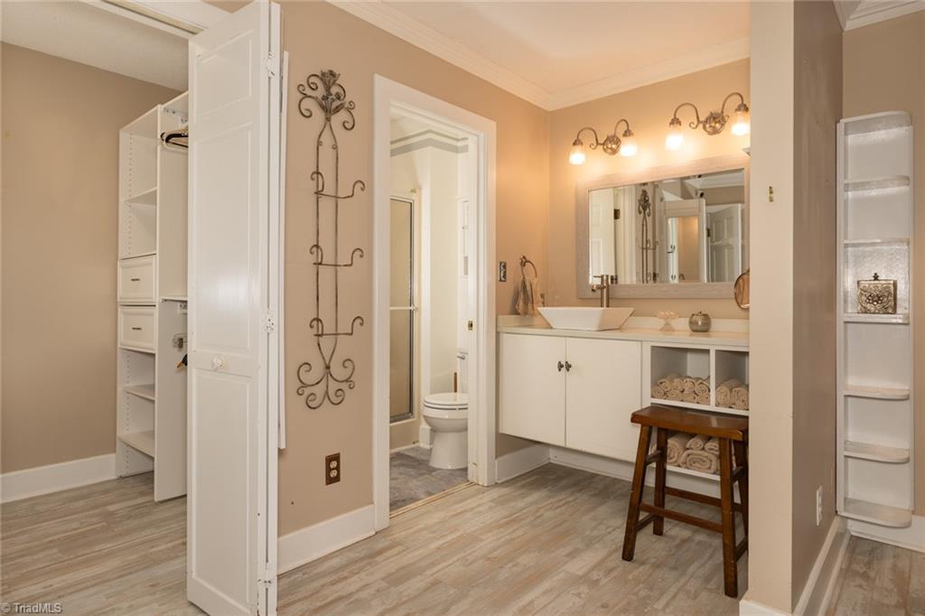 4204 Sunburst Drive High Point, NC 27265 - Photo 24 of 44