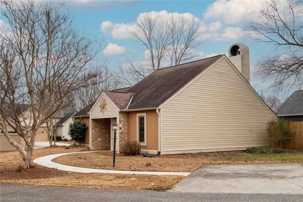 4204 Sunburst Drive High Point, NC 27265 - Photo 3 of 44