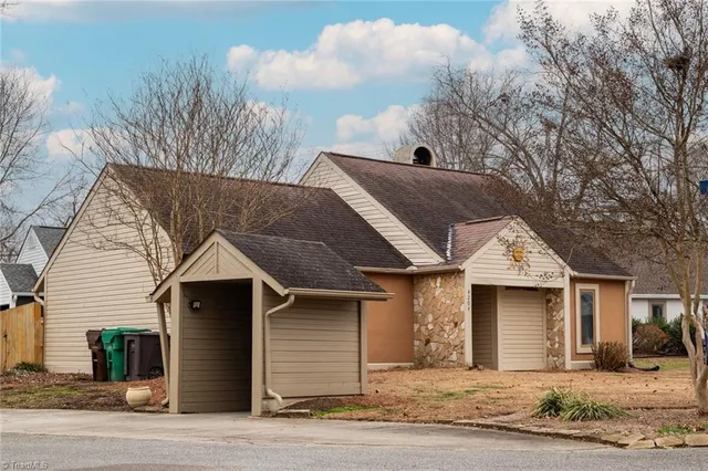 $210,000 | 4204 Sunburst Drive, High Point, NC 27265