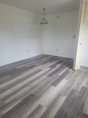 $1,550 | 155 Birdseye Street, Unit B7, Bridgeport, CT 06604