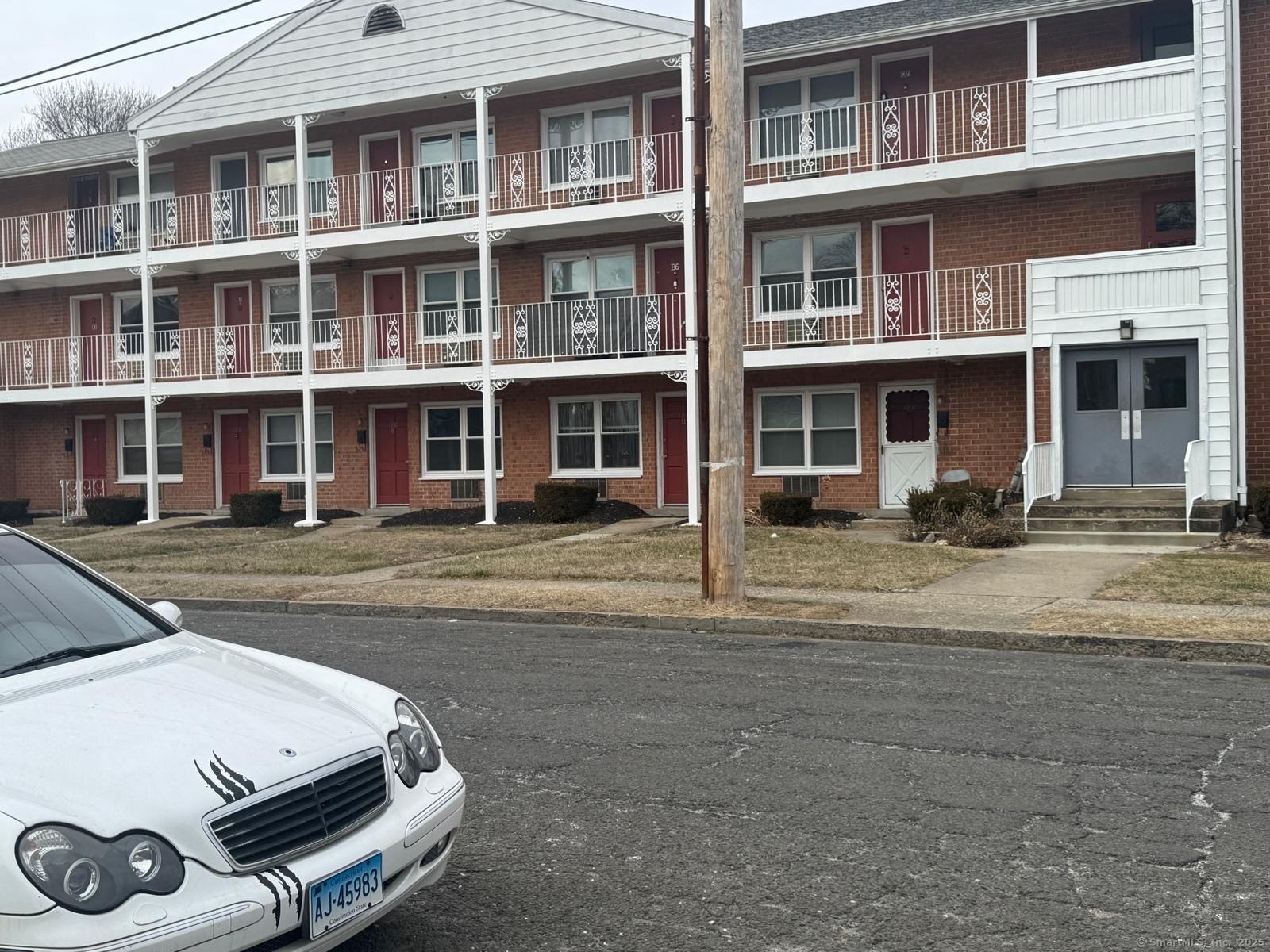 155 Birdseye Street, Unit B7 Bridgeport, CT 06604 - Photo 5 of 5