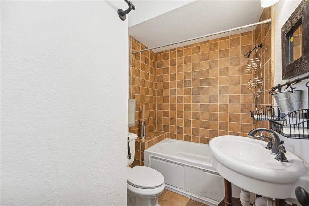 1743 8th Street Sarasota, FL 34236 - Photo 32 of 74