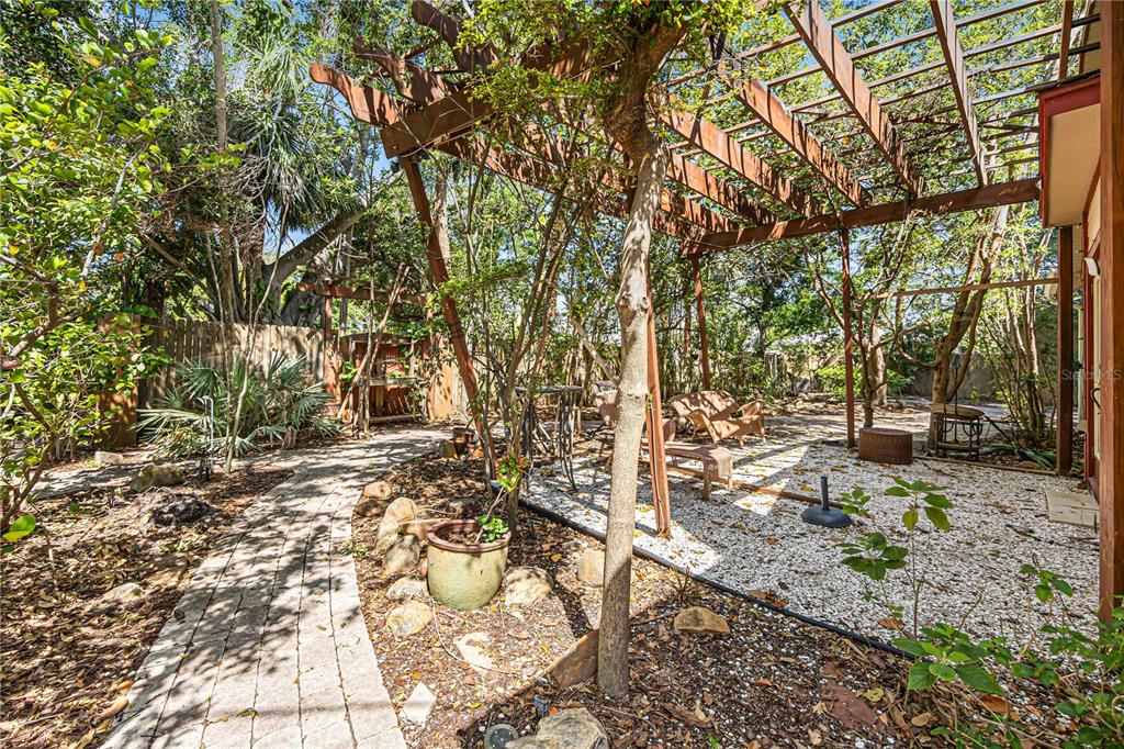 1743 8th Street Sarasota, FL 34236 - Photo 41 of 74