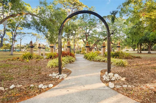 $1,400,000 | 1743 8th Street, Sarasota, FL 34236