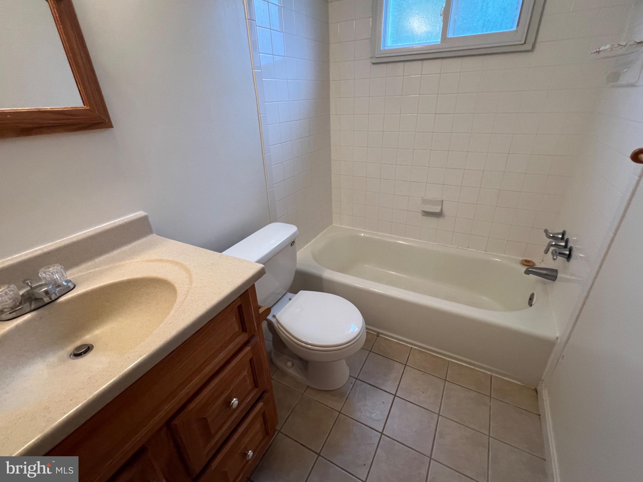 6411 East Halbert Road Bethesda, MD 20817 - Photo 23 of 32 Hall full bathroom