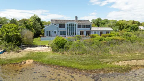 $4,295,000 | 156 West Lake Drive, Montauk, NY 11954
