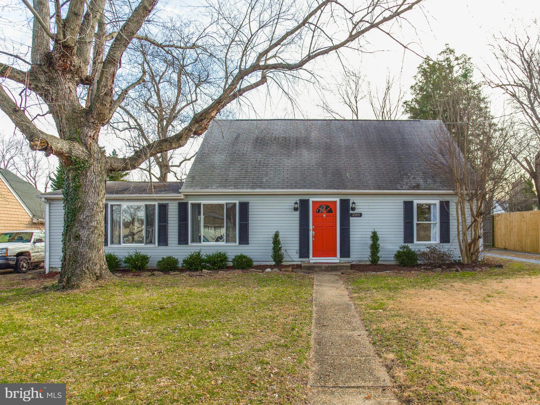 Chestnut Hill minutes to downtown Annapolis.