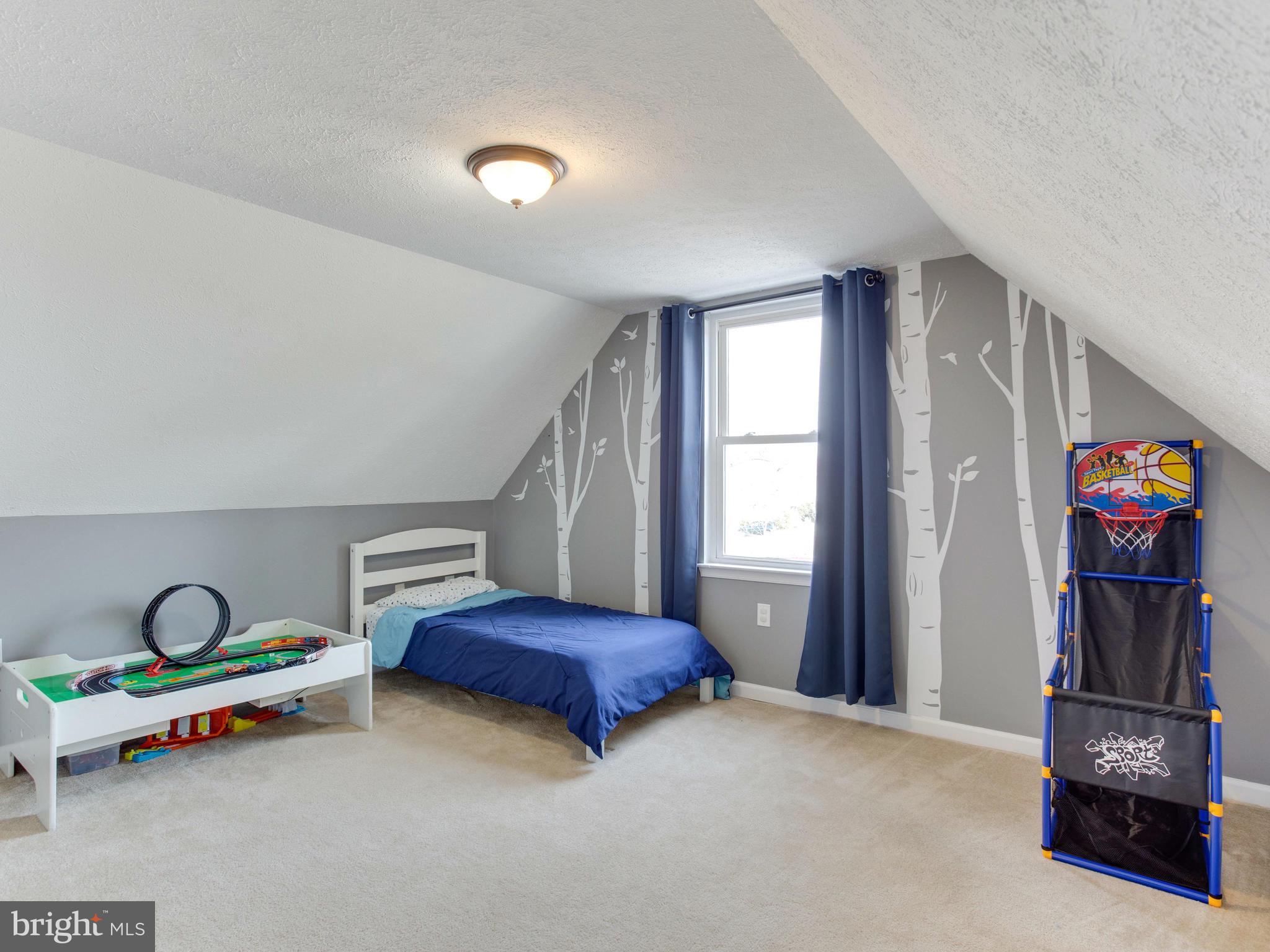 2909 Main Street Edgewater, MD 21037 - Photo 15 of 33 Upper floor 4th bedroom.