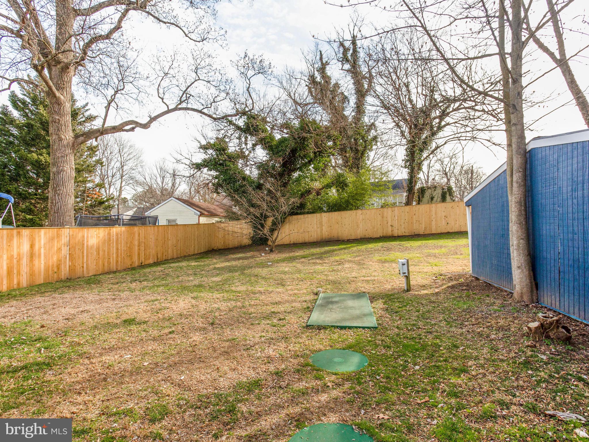 2909 Main Street Edgewater, MD 21037 - Photo 19 of 33 Fenced in back yard.