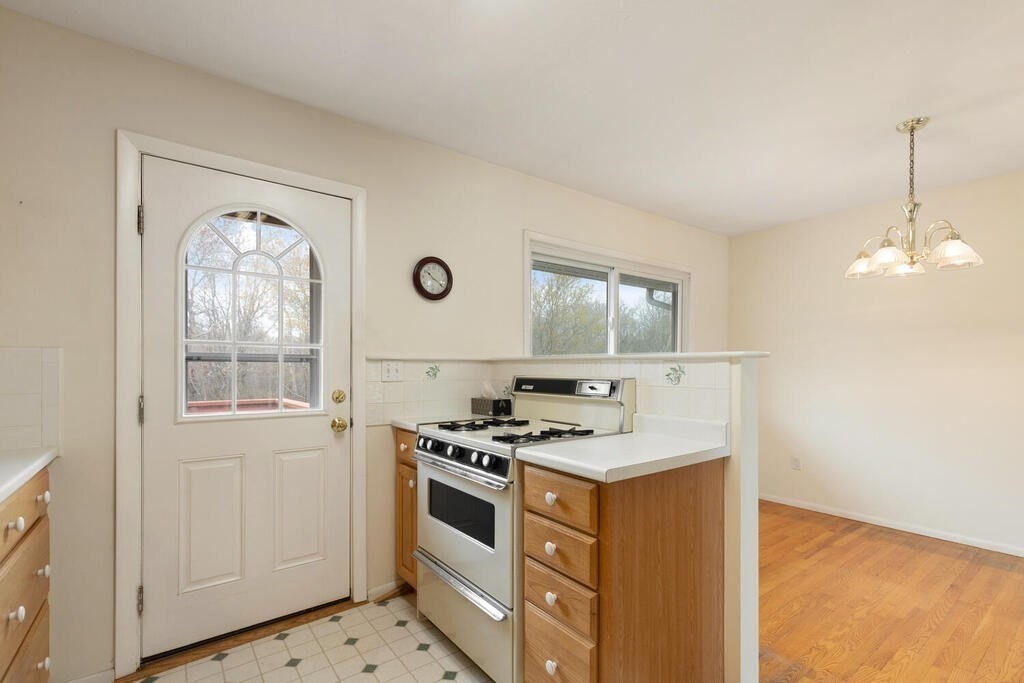 8 High Popples Road Gloucester, MA 01930 - Photo 17 of 36