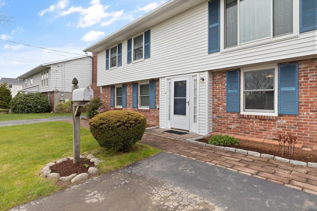 8 High Popples Road Gloucester, MA 01930 - Photo 4 of 36
