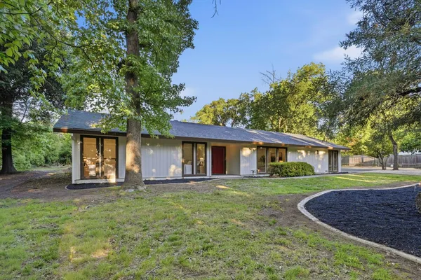 $725,000 | 2534 Garfield Avenue, Carmichael, CA 95608