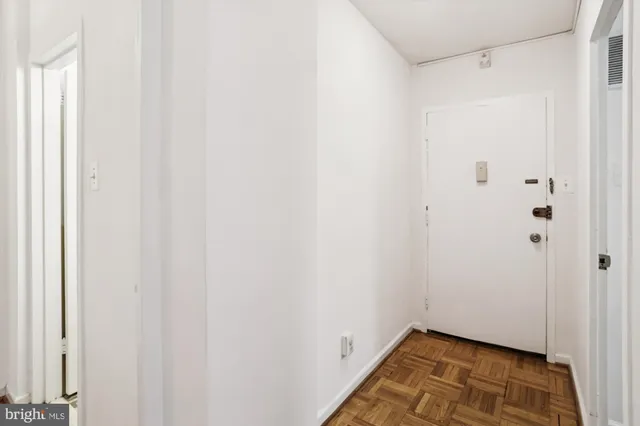 a view of utility room