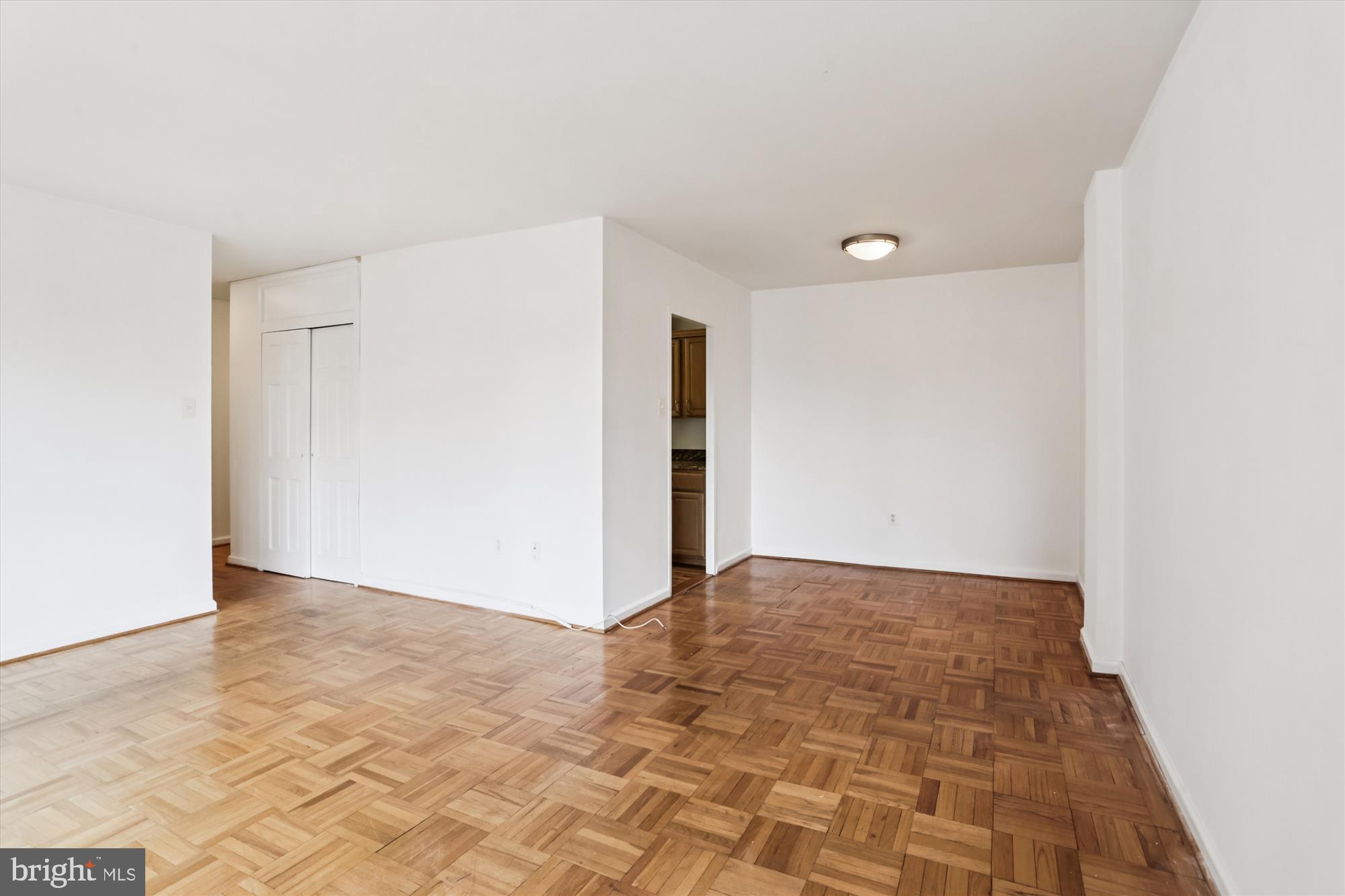 4000 Tunlaw Road Northwest, Unit 619 Washington, DC 20007 - Photo 9 of 39 a view of an empty room