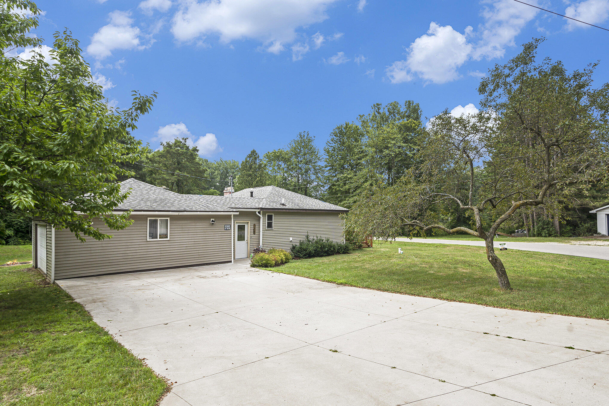 2945 West Arthur Road New Era, MI 49446 - Photo 1 of 16 002_file_717
