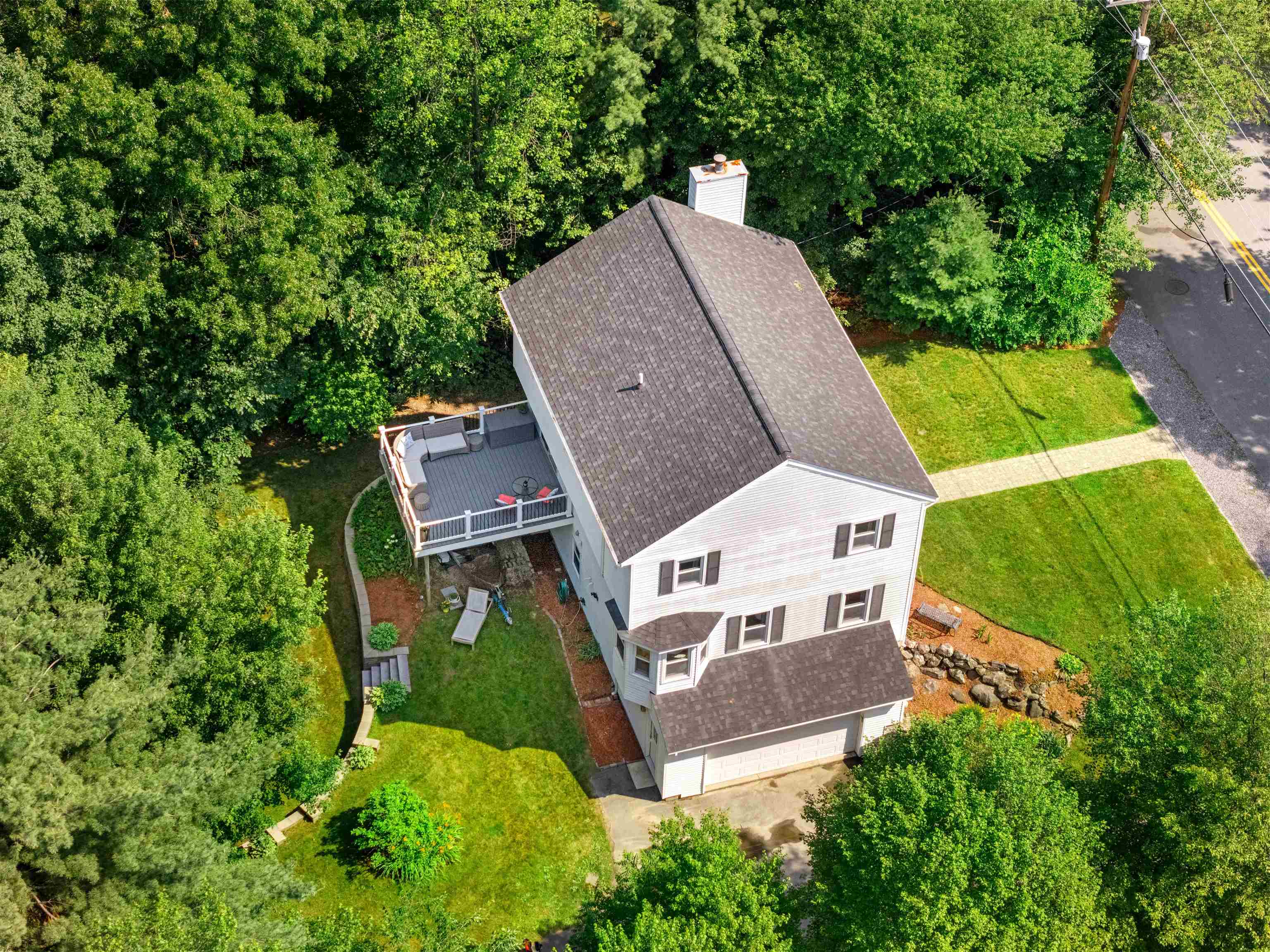 57 Mid. Dunstable Road Nashua, NH 03062 - Photo 3 of 52