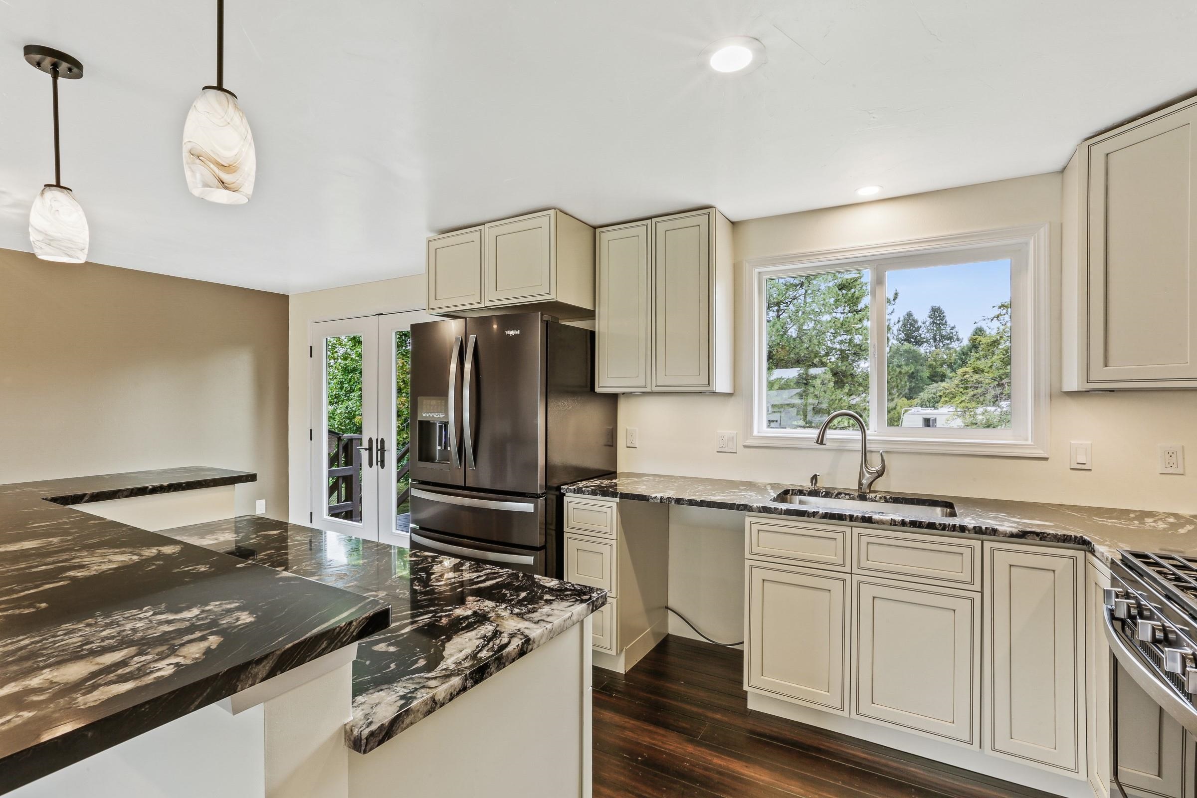 2817 South Fox Road Spokane Valley, WA 99206 - Photo 8 of 28 Gallery Image 8