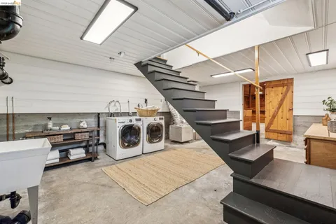 $1,295,000 | 2363 Leimert Boulevard, Oakland, CA 94602