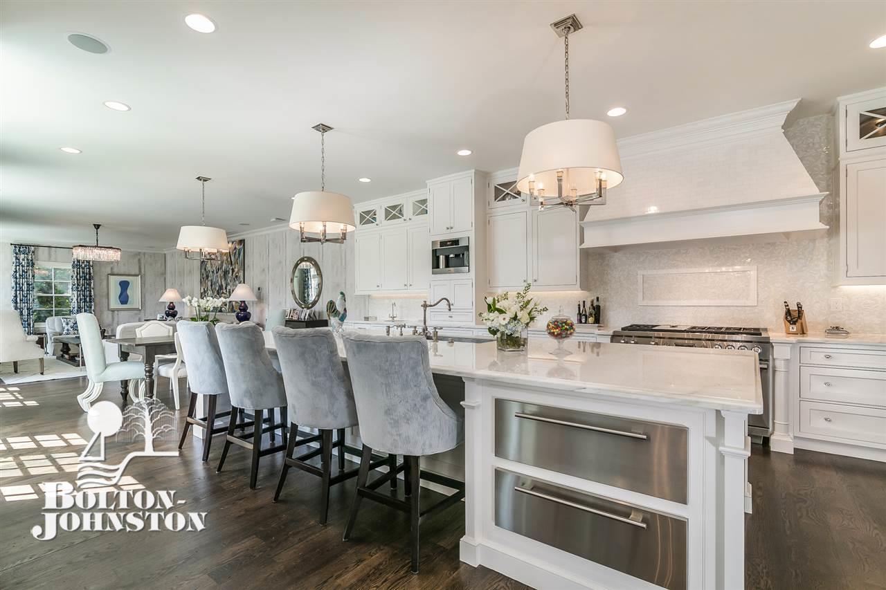 655 Lake Shore Road Grosse Pointe, MI 48236 - Photo 17 of 86 Kitchen