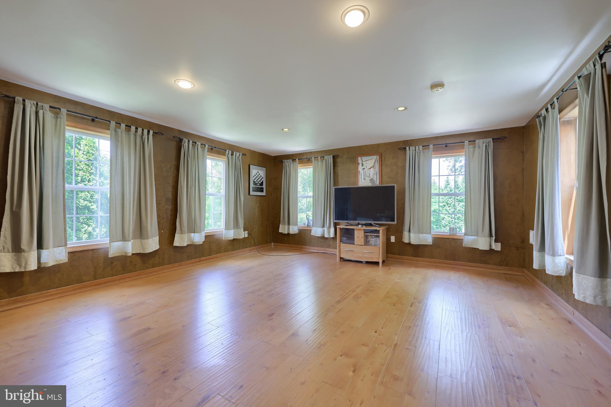 135 Homeland Road York, PA 17403 - Photo 14 of 32