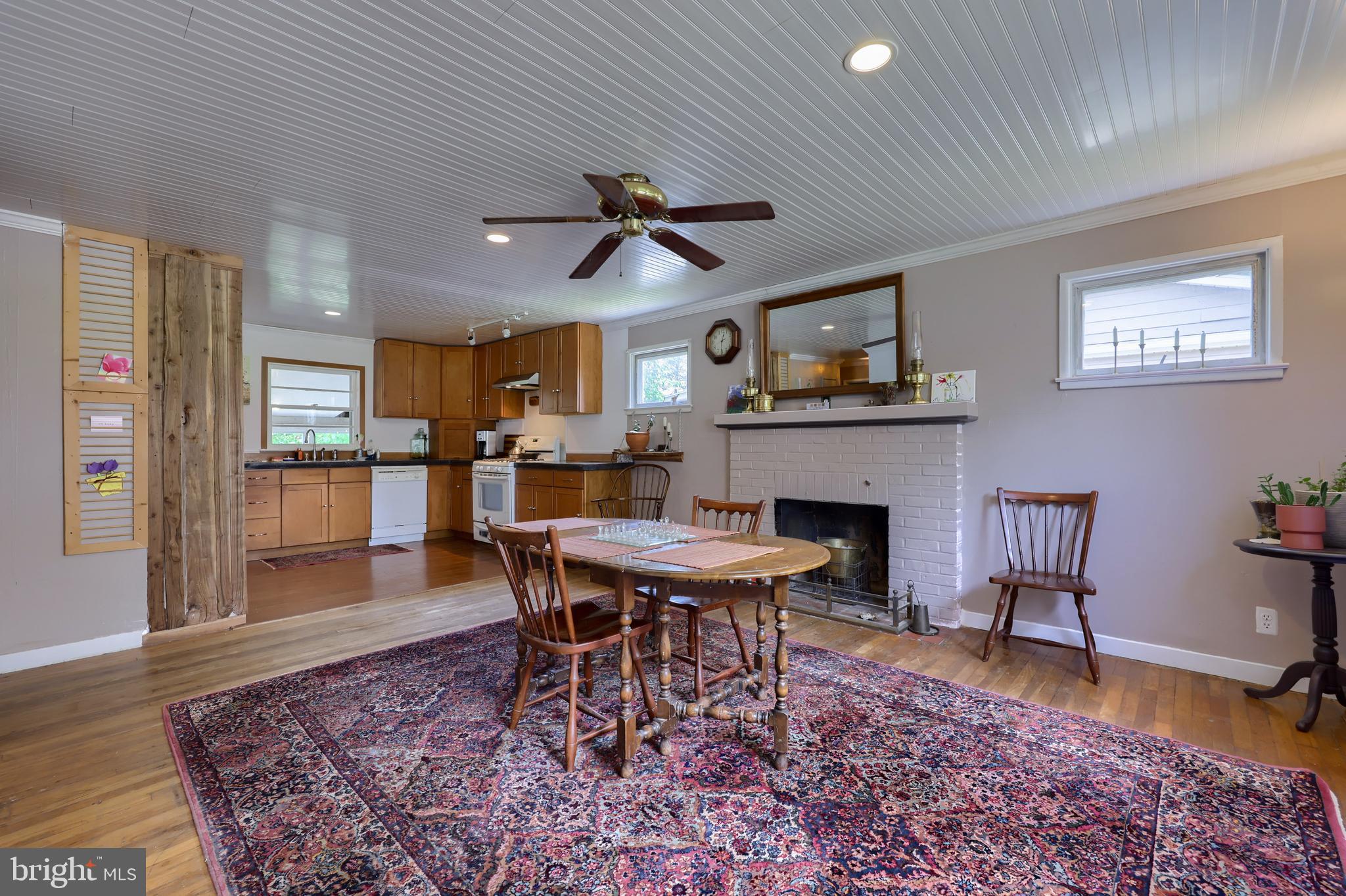 135 Homeland Road York, PA 17403 - Photo 3 of 32