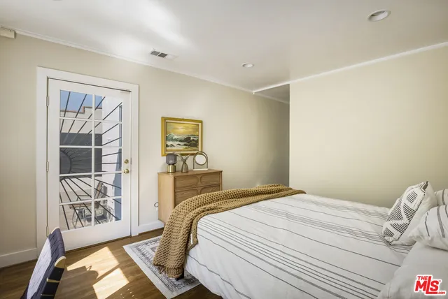 $1,649,000 | 1525 Carmona Avenue, Los Angeles, CA 90019