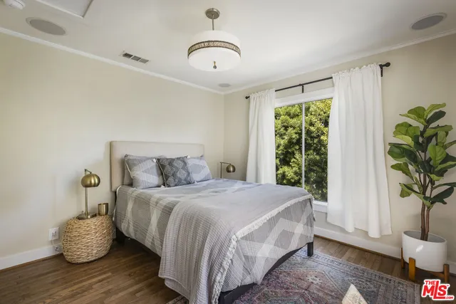 $1,649,000 | 1525 Carmona Avenue, Los Angeles, CA 90019