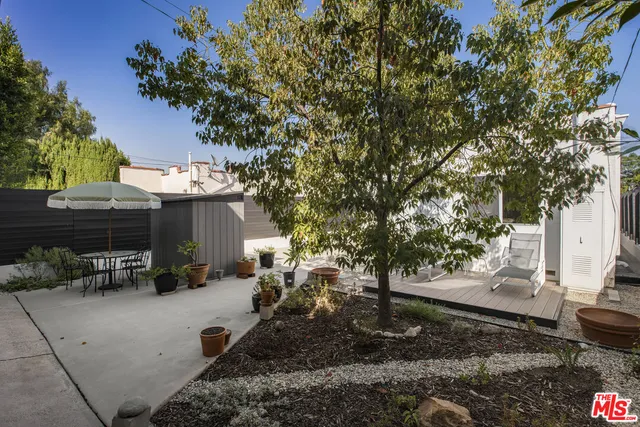 $1,649,000 | 1525 Carmona Avenue, Los Angeles, CA 90019