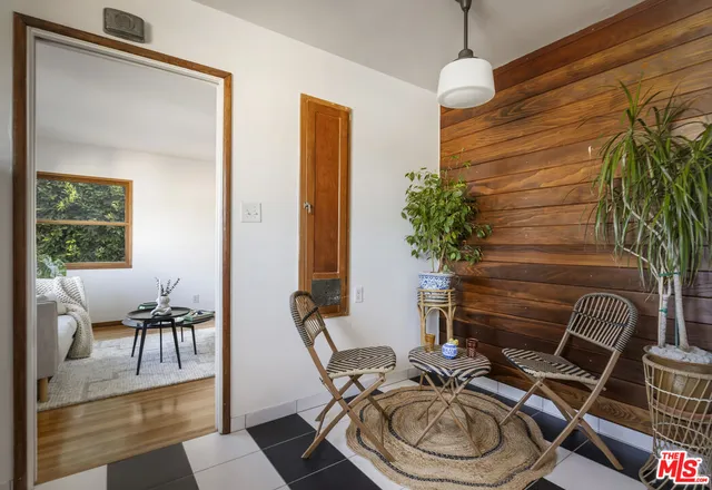 $1,649,000 | 1525 Carmona Avenue, Los Angeles, CA 90019