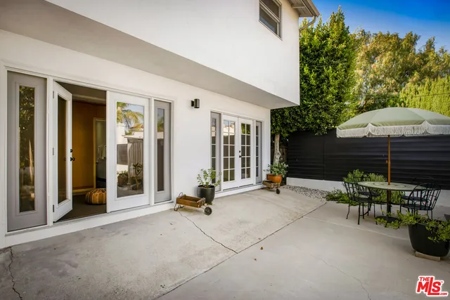 $1,649,000 | 1525 Carmona Avenue, Los Angeles, CA 90019
