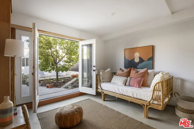 $1,649,000 | 1525 Carmona Avenue, Los Angeles, CA 90019