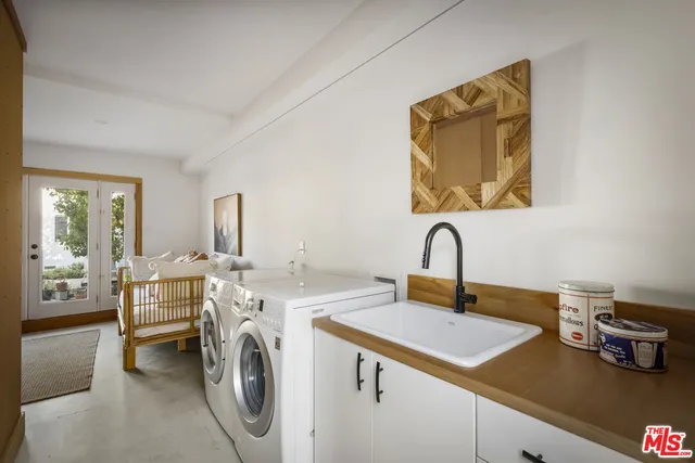 $1,649,000 | 1525 Carmona Avenue, Los Angeles, CA 90019