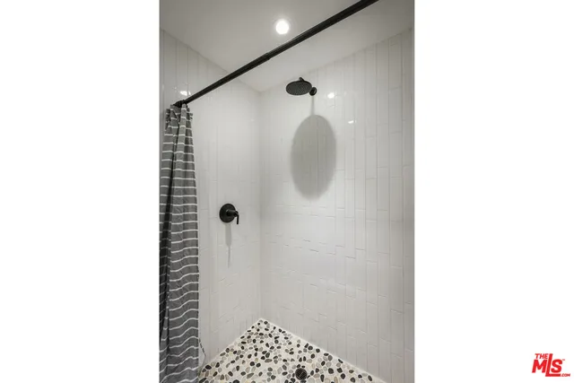 $1,649,000 | 1525 Carmona Avenue, Los Angeles, CA 90019