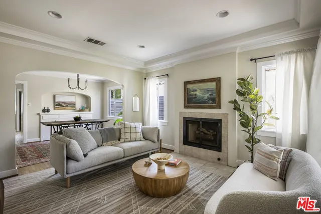 $1,649,000 | 1525 Carmona Avenue, Los Angeles, CA 90019