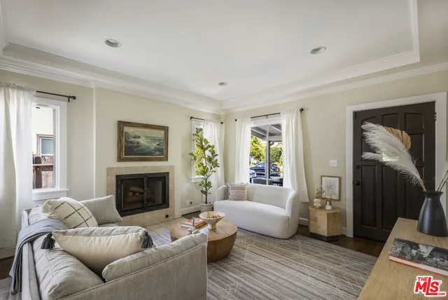 $1,649,000 | 1525 Carmona Avenue, Los Angeles, CA 90019