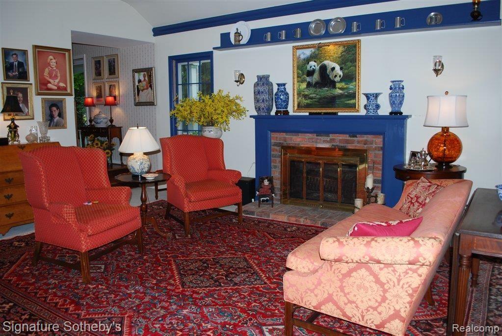 19661 Beverly Road Franklin, MI 48025 - Photo 3 of 36 Living Room.JPG