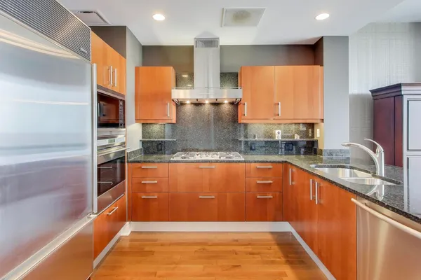 $4,000 | 401 North Wabash Avenue, Unit 44D, Chicago, IL 60611