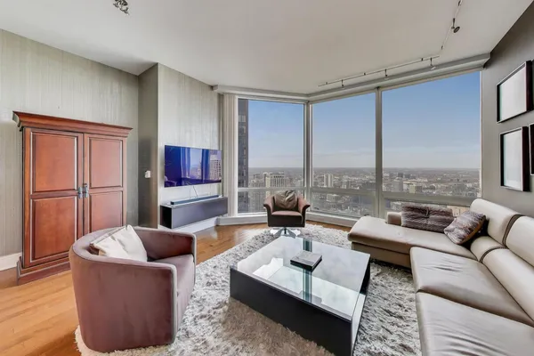 $4,000 | 401 North Wabash Avenue, Unit 44D, Chicago, IL 60611