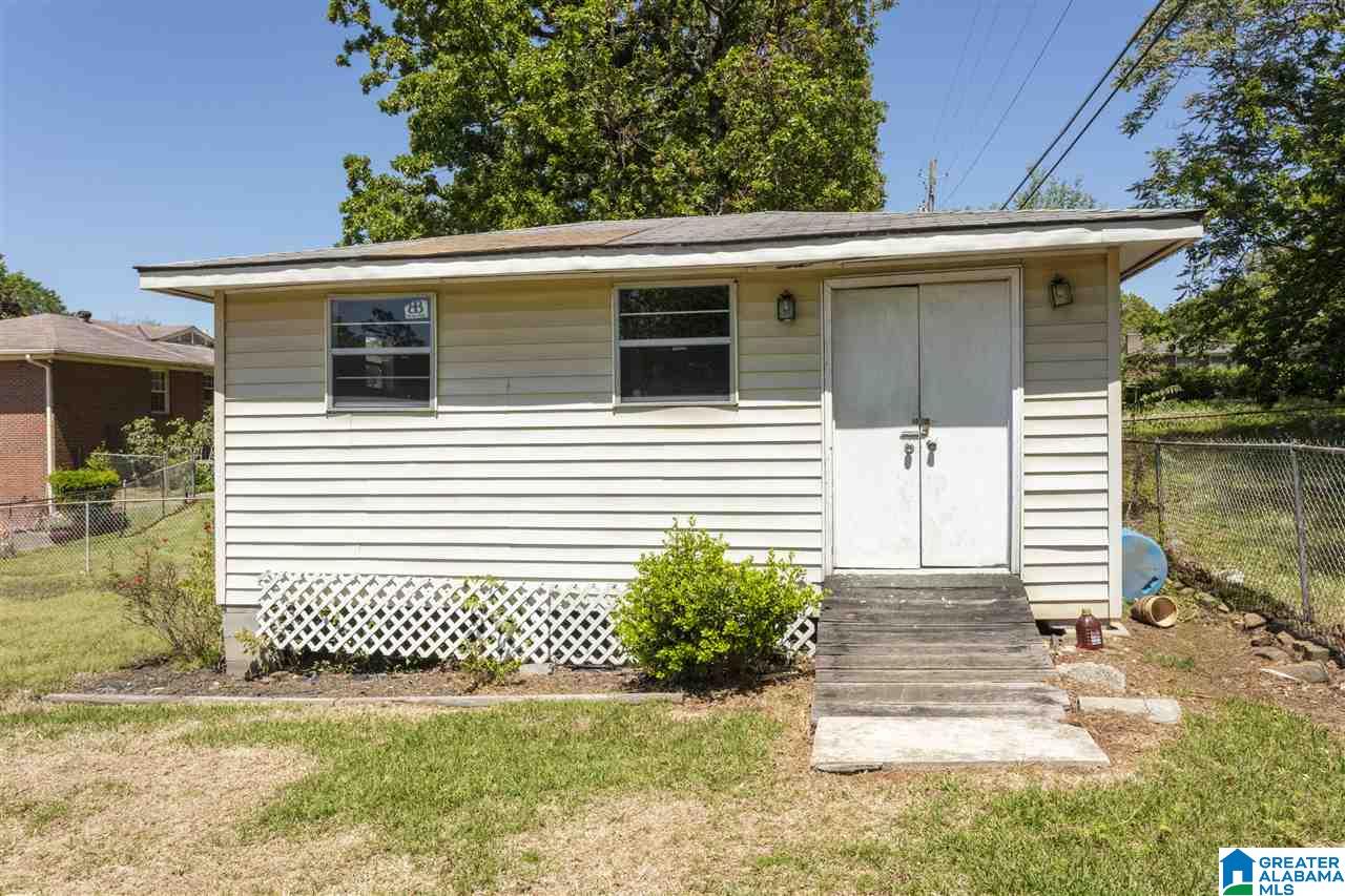 733 Sherwood Road Fairfield, AL 35064 - Photo 6 of 46
