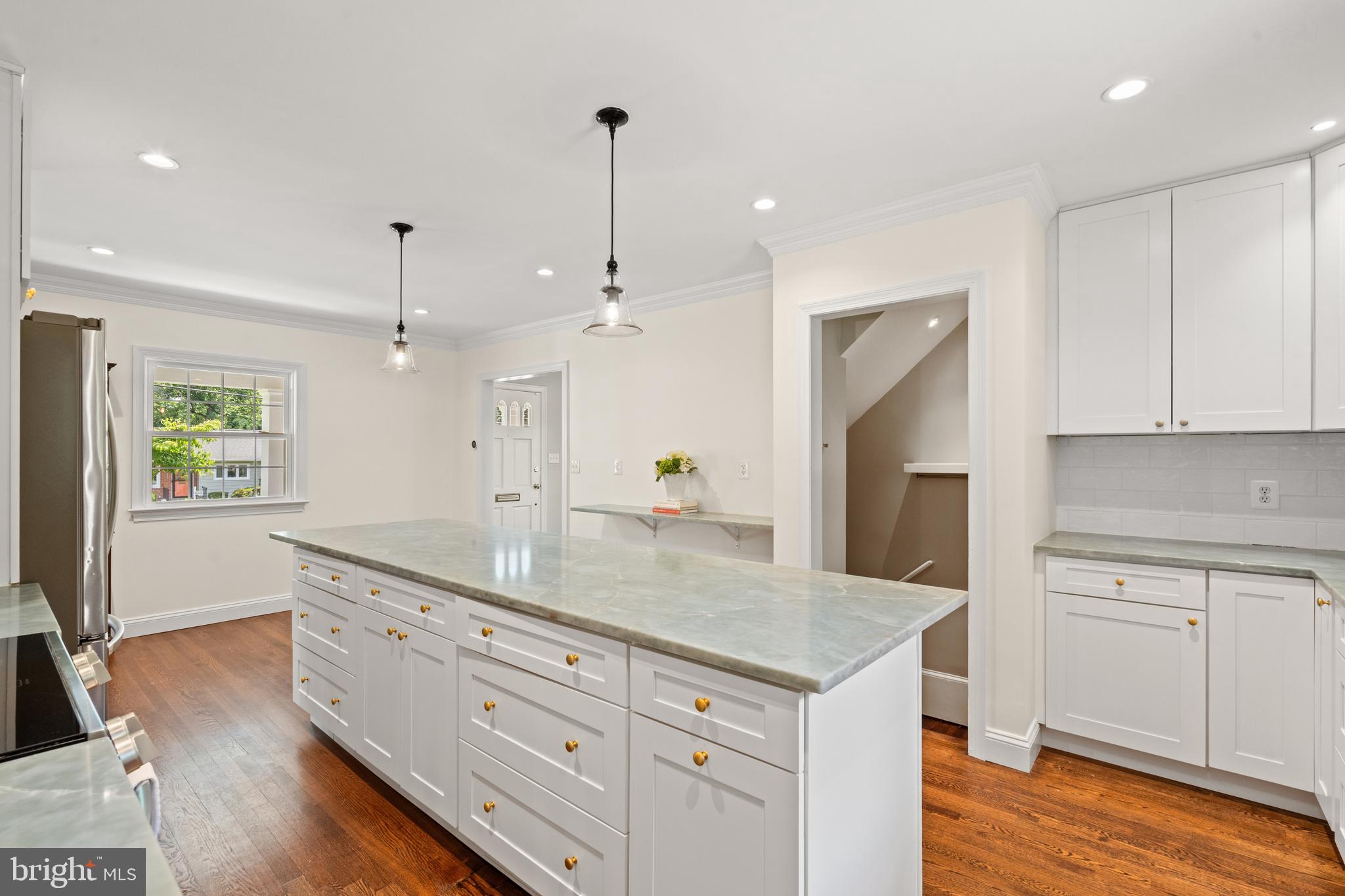 10208 Edgewood Avenue Silver Spring, MD 20901 - Photo 12 of 40 Kitchen- with room for dining table