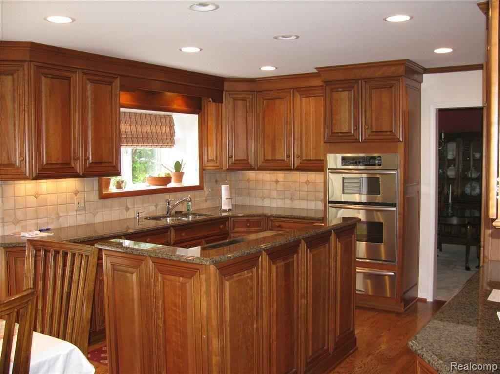 1725 North Kilburn Road Rochester, MI 48306 - Photo 4 of 21 Kit # 1