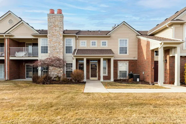 $229,900 | 52196 Naugatuck Drive, Macomb, MI 48042