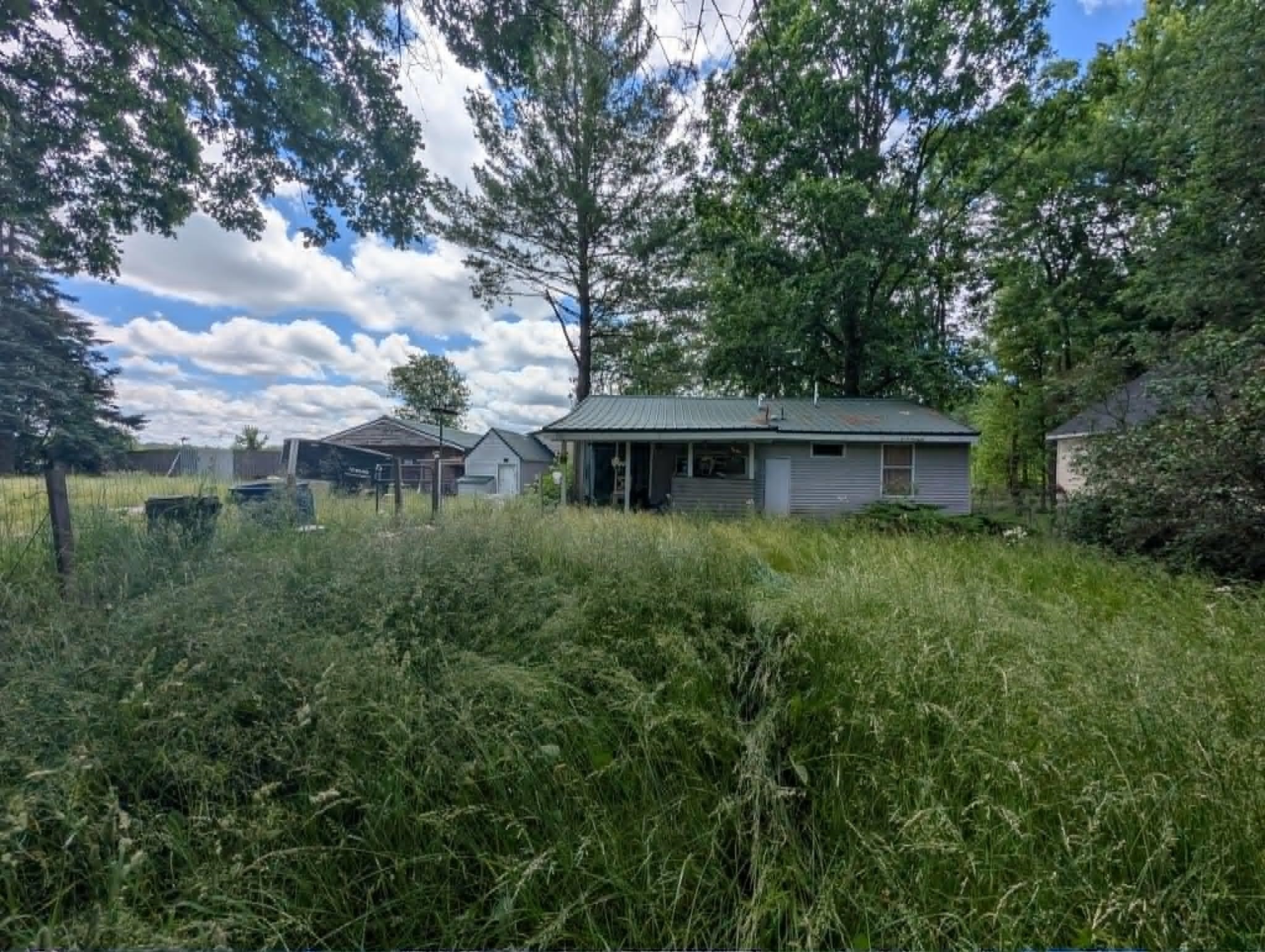5327 Lang Road Beaverton, MI 48612 - Photo 2 of 20