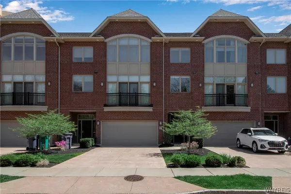 $849,900 | 47 Ojibwa Circle, Buffalo, NY 14202