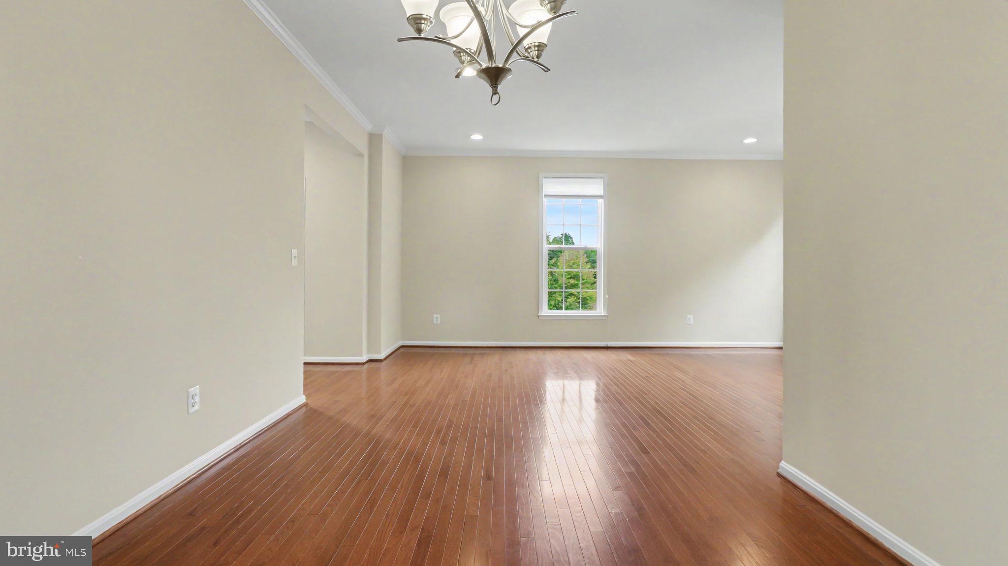 42371 Trellis Square Brambleton, VA 20148 - Photo 22 of 70 Spacious room with natural light.