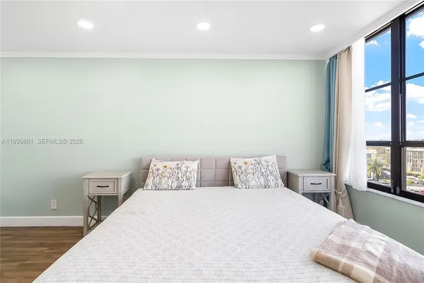 $3,000 | 600 Three Islands Boulevard, Unit 604, Hallandale Beach, FL 33009