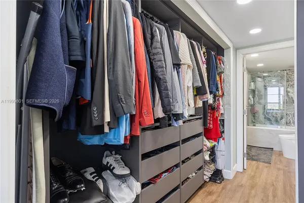 $3,000 | 600 Three Islands Boulevard, Unit 604, Hallandale Beach, FL 33009